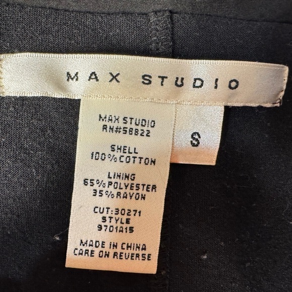 Max Studio Y2K Textured Black skirt  Size small - Picture 3 of 3